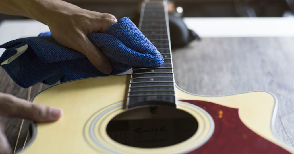 how-to-clean-your-guitar
